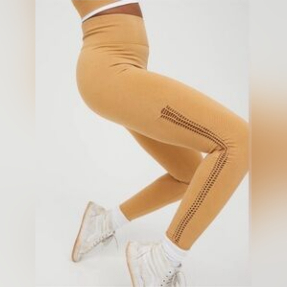 NWT Aerie High-Waist Seamless Leggings in Camel Golden with Side Perforation Med